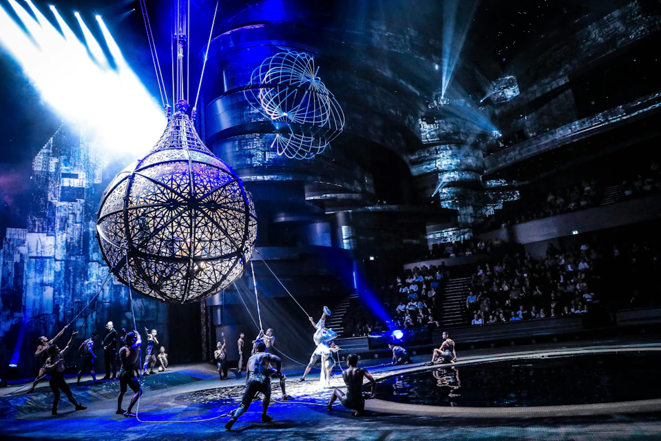 La Perle by Dragone